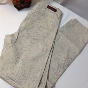 ⬇️ SNAKE SKIN PRINT JEANS 💥